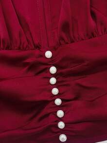 GlowEve 新款V领交叉领无袖亮面面料优雅通勤年轻百搭日常修身女式衬衫 - 酒紅色 - 查看 6