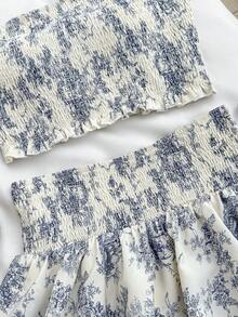 SHEIN Kids Summer Outfits  Squishy Teen Girls Landscape Painting Blue & White Print Tube Top Woven Tight Cropped Camisole Top With High Waist Layered Ruffle Hem Cake Skirt Vacation Casual Outfit Set Two Piece Set Summer Teen Skirt Two Piece Set Linen Two Piece Set Girls Dress Two Piece Preppy Two Piece Set - Blue and White - View 4