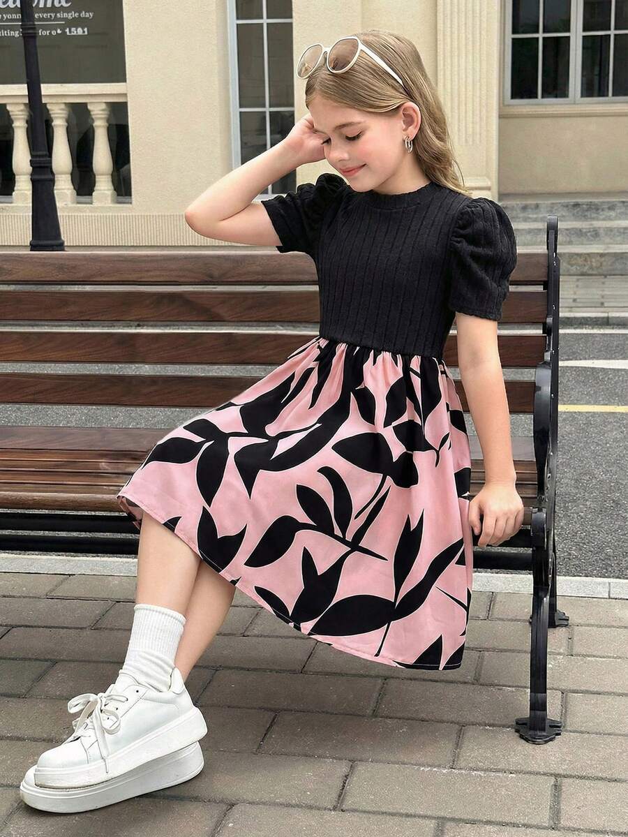 SHEIN Đầm ngắn tay phồng cổ tròn họa tiết hoa phối hợp cho bé gái tuổi teen - màu đen - Xem 1