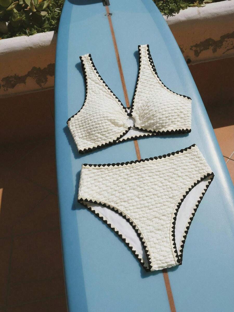 SHEIN 少女特制面料鲨鱼齿装饰泳衣套装，适合夏季、游泳、度假。 - 米色 - 查看 1