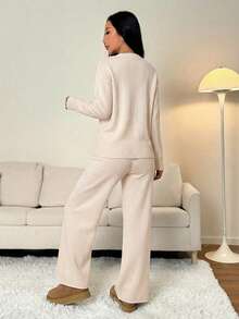 SHEIN PETITE Bộ trang phục thường ngày dành cho nữ, gồm áo len dài tay cổ tròn màu trơn và quần dài, thích hợp cho mùa thu/đông. - Màu be - Xem 2