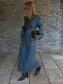 DAZY Veste en jean avec col en PU, patchwork bicolore et ceinture, et jupe longue droite en jean. Ensemble en jean décontracté et élégant pour femmes - Jean bleu - Voir 4