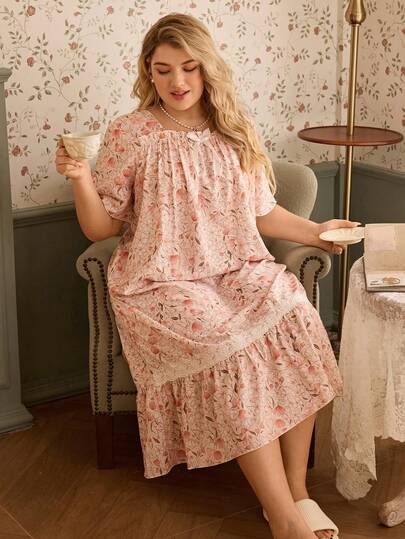 大码女式碎花蝴蝶结装饰宽松短袖睡裙，蕾丝边饰，适合春夏穿着