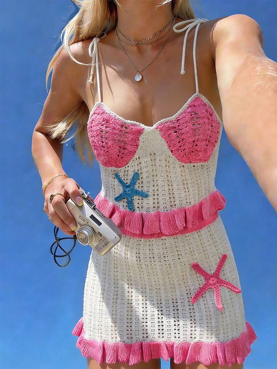 Swim Mod Conjunto de Tricô Feminino com Top Cropped com Alça de Amarrar em Formato de Estrela do Mar e Babado e Saia Mini com Bainha Franzida, 2 Peças, Roupa de Férias - Multicolorido - Visão 1