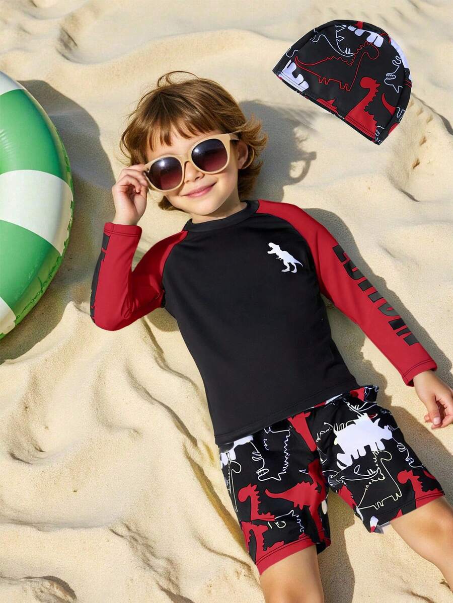 SHEIN Bubblio 三件套男童休闲运动度假学院风街头时尚可爱恐龙图案泳衣泳裤套装,含泳帽,适合儿童游泳、海滩度假、玩水、泡温泉,春、夏、秋、冬四季皆宜。 - 紅色 - 查看 1