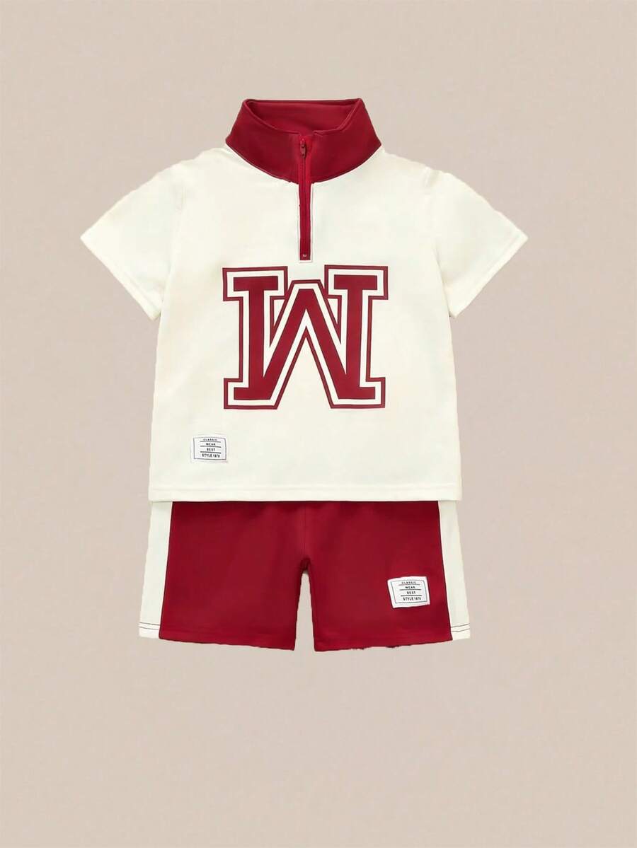 SHEIN Explorewe 2 pièces/set Jeune garçon Décontracté Sports Collège Chic Mignon Cool T-shirt à motif W + Short, Convient pour le port quotidien, l'école, les sorties, les sports, le printemps/l'été. Offre de multiples options d'assortiment pour les jeunes garçons, augmentant la diversité des combinaisons vestimentaires. La conception d'ensemble est simple et généreuse, confortable et à la mode à porter. Les garçons portant cet ensemble de t-shirts se sentiront à l'aise et arboreront une image mode décontractée. Cet ensemble de tenues deviendra un choix pratique et élégant dans la garde-robe des jeunes garçons. - Multicolore - Voir 1