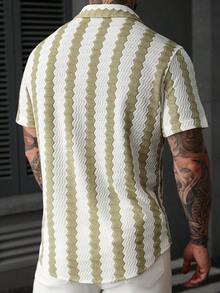 Manfinity CasualCool 男士针织纹理条纹提花短袖衬衫 - 綠色 - 查看 2
