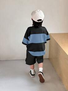 SHEIN 两件套男童时尚休闲百搭舒适套装，拼接撞色圆领T恤搭配宽松工装短裤，适合春夏穿着，日常穿着、运动、郊游、上学、聚会、度假、拍照等场合。 - 霧霾藍 - 查看 4