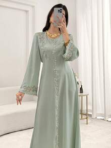 Yasmyna 春夏浅绿色刺绣系腰长袖前开衩喇叭优雅连衣裙，女士款 - 綠色 - 查看 3
