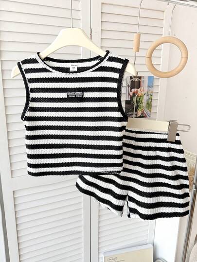 SHEIN 少女夏季时尚修身休闲简约舒适黑白条纹吊带背心短裤套装，适合度假穿着
