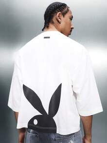 PLAYBOY X SUMWON Herren Oversized Boxy Dreiviertel Ärmel Rundhals T-Shirt mit großem Logo Muster auf der Rückseite, lässiger Streetwear Stil Baumwoll Jersey T-Shirt - Weiss - Übersicht 1