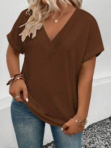 Selamara Áo thun tay ngắn cổ chữ V dáng rộng, cỡ lớn, thiết kế xắn tay, màu cà phê. - màu nâu - Xem 3