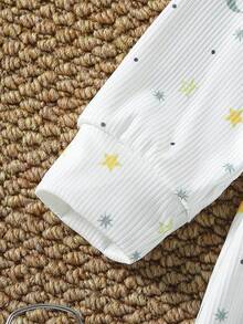 SHEIN Vintaside Kids 2件装新生男婴罗纹针织长袖连体衣，按扣设计，薄荷绿和象牙白配色，星月图案 - 彩色 - 查看 5