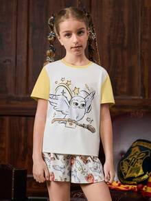 HARRY POTTER X SHEIN 2pcs Tween Girl Cute Cartoon Hedwig Owl Print Contrast Color T-Shirt And White Badge All-Over Print Shorts Pajama Set, Suitable For Spring/Summer - Yellow - View 5