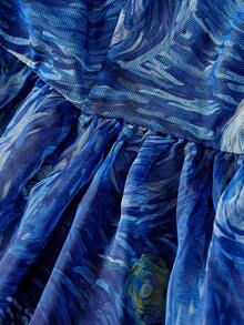 SHEIN MOD Plus Size Red Elegant Short Solid Color Off-Shoulder Ruffle Sleeve, Plus Size Puff Sleeve, Suitable For Party, Christmas, Birthday, Vintage Palace Style, Romantic.Plus Size Blue Cocktail Dress Starry Night Print Artistic Pattern Off Shoulder Sweetheart Neckline Puff Sleeves Layered Chiffon Flowy Silhouette Painterly Texture Lightweight Fabric Vibrant Swirl Design Dreamy Appearance Abstract Style Soft Draping Rich Colors Flared Skirt Creative Vibe Whimsical Charm Eye-Catching Details - Blue - View 4