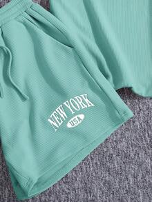 SHEIN Set de 2 piezas de camiseta holgada con estampado en inglés y shorts de punto informal para adolescentes - verde menta - Ver 5
