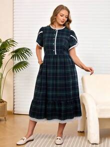 EMERY ROSE فستان متوسط الطول للنساء ذوات الحجم الكبير، بأكمام بتلة وجيوب وخصر مربوط، مزين بطبعة شيكارة وتريم دانتيل متباين، بطراز صيفي عتيق - أخضر داكن - مشاهدة 4