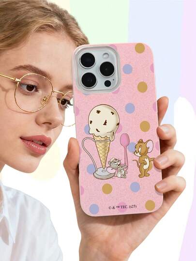 TOM & JERRY X SHEIN 1pc Cartoon Pattern & Ice Cream & Polka Dot Pattern Glitter Phone Case | Creative, Cute & Playful Style | Perfect Gift For Boyfriend, Friends, Besties, Family, Brothers, Colleagues, Dustproof And Waterproof | Compatible With IPhone 16/15/14/13/12/11/Pro/Pro Max/X/XR/XS/XS Max/7/8/Plus
