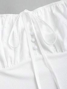 Sweetra Áo thun nữ màu trắng, thích hợp cho Halloween, Lễ Tạ ơn, Năm mới, dự tiệc, đi làm, mặc hàng ngày, du lịch, nghỉ mát. Áo thun trắng tay ngắn với thiết kế chắp vá, thêu, khoét lỗ, thắt nơ phía trước, hở vai, thắt eo, ngọt ngào và dễ thương. - trắng - Xem 7