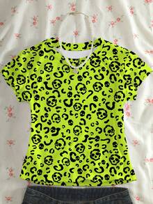 Rovax Women's Neon Green Leopard Print Skull Graphic Round Neck Short Sleeve Cropped T-Shirt - Multicolor - View 3