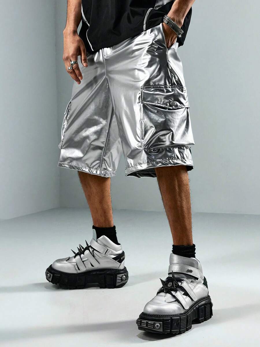 ROMWE MEN 男士夏季休闲时尚街头金属PU皮革翻盖口袋宽松工装短裤 - 銀色 - 查看 1