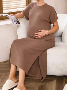 SHEIN Pregnant Women's Solid Color Round Neck Ribbed Split Design Simple Comfortable Short Sleeve Dress,Maternity Clothes - Brown - View 1