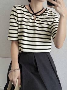 FRIFUL Women's Casual Striped Loose Fit T-Shirt, Versatile For Spring And Summer - Black and White - View 4