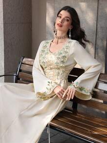 Yasmyna Áo choàng dài tay xòe, thắt eo bên hông, trang nhã, thêu và đính sequin, thích hợp cho các sự kiện trang trọng. - Màu be - Xem 8