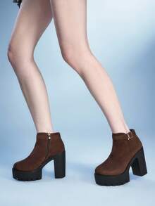 Sugerpunk 女士厚底搭扣设计休闲高跟踝靴，适合日常穿着