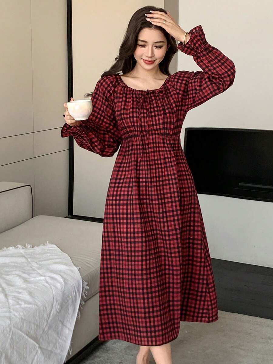 DAZY Robe de nuit longue à manches longues avec taille cintrée, motif à carreaux. Vêtement de nuit pour femmes - Rouge - Voir 1