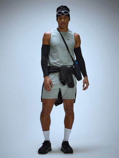 Musero 轻盈简约品牌基础款短款聚酯纤维弹力抽绳腰带短裤，秋冬必备运动健身服