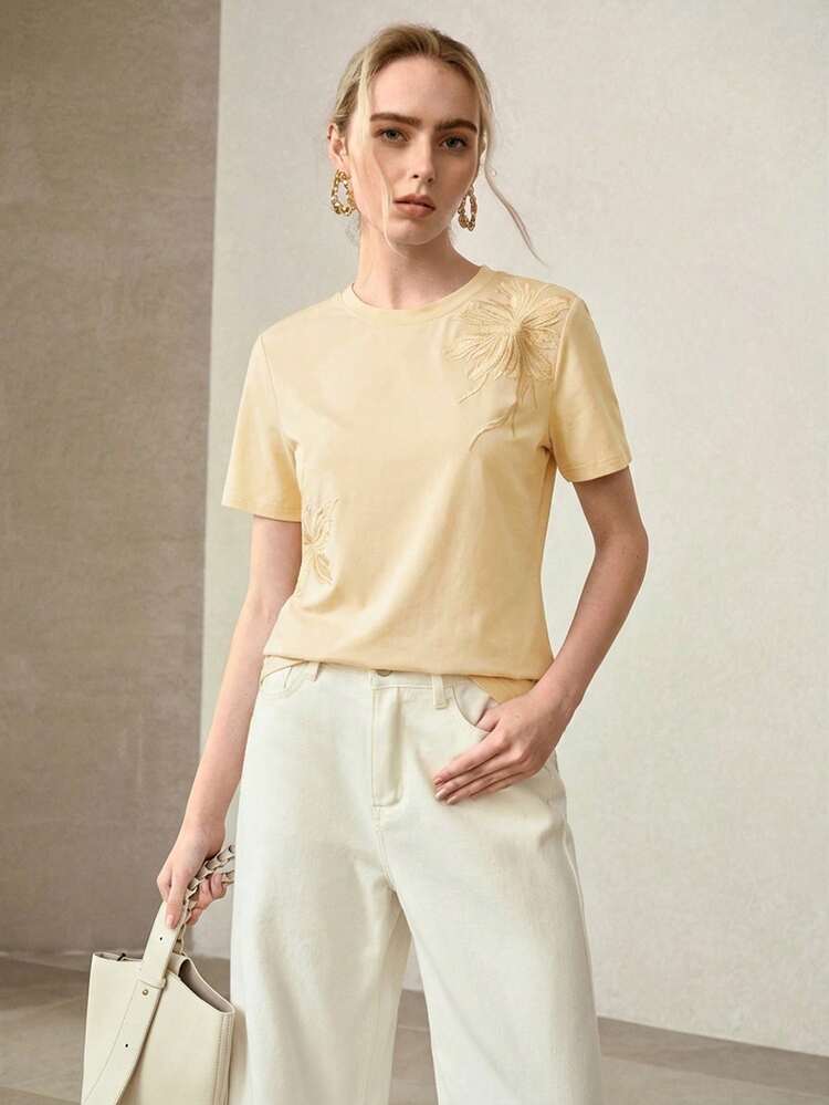 WOMEN'S SEQUINS EMBROIDERED FLORAL T-SHIRT