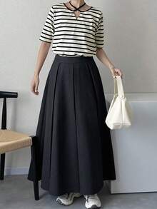 FRIFUL Women's Casual Striped Loose Fit T-Shirt, Versatile For Spring And Summer - Black and White - View 2