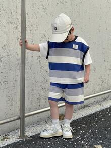 SHEIN Little Byeori 2件套男童休闲学院风舒适时尚简约百搭夏季可爱二合一条纹圆领T恤和松紧腰短裤套装，适合日常穿着、上学、外出、运动、春夏穿着，加厚抓绒面料 - 寶藍色 - 查看 7