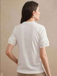 Anewsta Elegant 3D Rose Floral Crew Neck Fitted Slim Casual Commuter Simple White Women T-Shirt - White - View 6