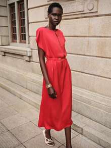 Lumivelle 女士时尚船领蝙蝠袖金属链腰带镂空露背修身连衣裙，情人节特别版 - 紅色 - 查看 3