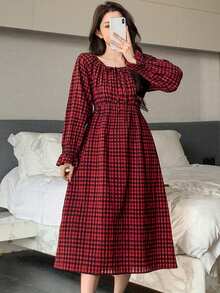 DAZY Robe de nuit longue à manches longues avec taille cintrée, motif à carreaux. Vêtement de nuit pour femmes - Rouge - Voir 4