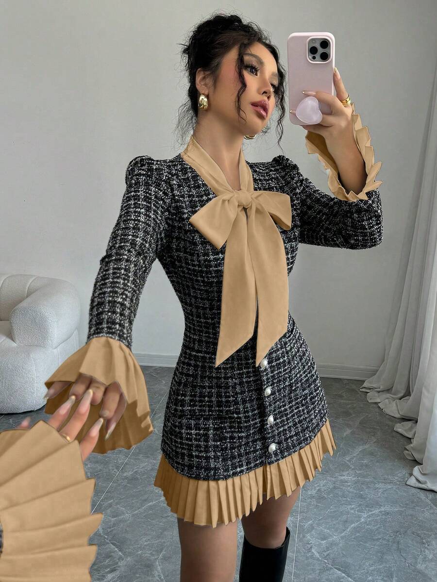 Selianne 秋冬季蝴蝶结领撞色褶裥短裙 - 卡其色 - 查看 1