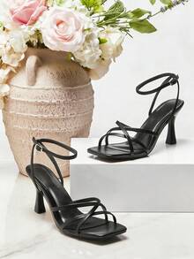 SHUZIA #UrbanMuse 女士方头雕花鞋跟带软垫PU黑色高跟凉鞋——简约、时尚、优雅 - 黑色 - 查看 4