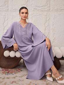 Al Najma 女士花卉刺绣V领长袖纽扣设计优雅阿拉伯连衣裙 - 紫色 - 查看 6