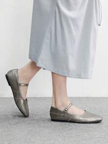 CUCCOO BIZCHIC 女士刺绣纽扣装饰方头平底乐福鞋 - 灰色 - 查看 3