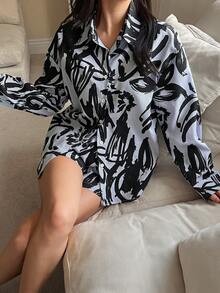 DAZY Bộ đồ ngủ nữ đi nghỉ mát, họa tiết kẻ sọc graffiti, áo và quần short. - Màu xanh lam - Xem 4