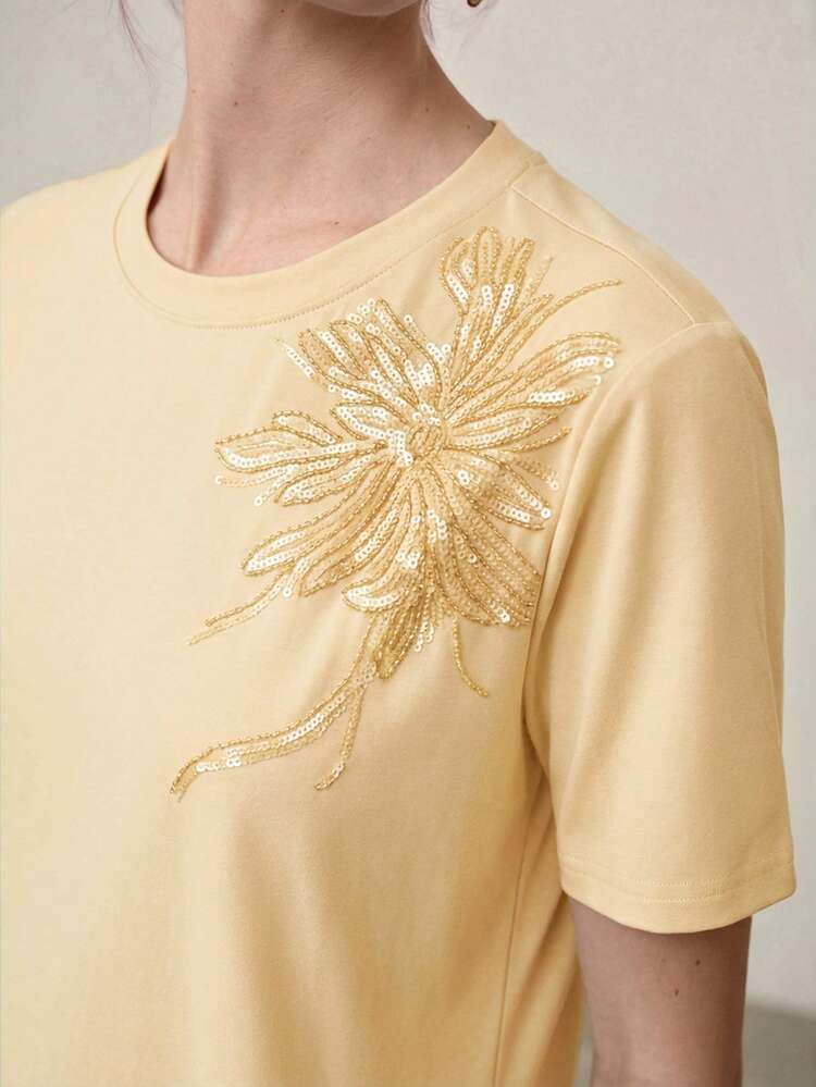 WOMEN'S SEQUINS EMBROIDERED FLORAL T-SHIRT
