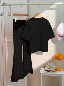 Bộ đồ 2 mảnh màu đen, phong cách retro, họa tiết quả anh đào nhỏ xinh, hợp thời trang cho bé gái tuổi teen, gồm áo thun cổ tròn tay ngắn dáng rộng và quần ống loe ôm sát, phù hợp cho mọi mùa, trang phục mùa hè, thoải mái dễ chịu, đồ mặc nhiều lớp mùa thu cho trẻ em, phong cách thời trang trẻ em, trang phục thường ngày, quần áo in hình cho trẻ em, trang phục đi học, trang phục mùa thu, trang phục dự tiệc. - trắng - Xem 2