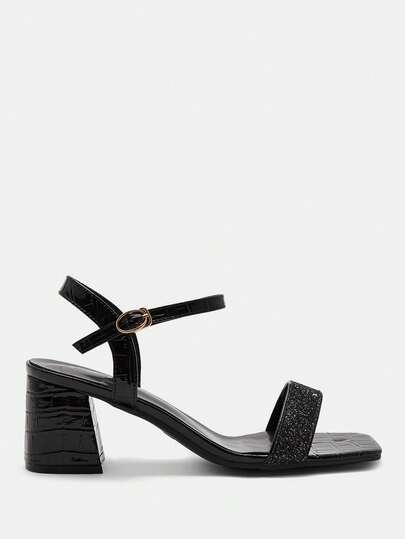 CUCCOO CURVES Plus Size Women's Strap Rhinestone Buckle Wide Fit Sandals, Summer Casual Outdoor Holiday Daily Wear Valentine's Day