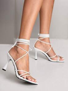 CUCCOO SZL Tacones altos envueltos con estampado de serpiente, sandalias de banquete de alta gama para ir y venir, sandalias con tira metálica dorada con estampado de serpiente, stilettos de punta cuadrada con múltiples correas envueltas - Blanco - Ver 3