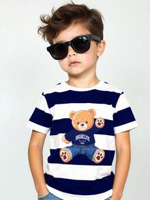 Áo thun ngắn tay cổ tròn thoải mái và thời trang cho bé trai, với họa tiết gấu dễ thương và sọc kẻ khắp áo, kiểu dáng rộng rãi, thích hợp cho mùa xuân/hè, phong cách đường phố, phù hợp cho dã ngoại ngoài trời, chụp ảnh đường phố, trường học, lễ hội, làm quà tặng. - Nhiều màu - Xem 2