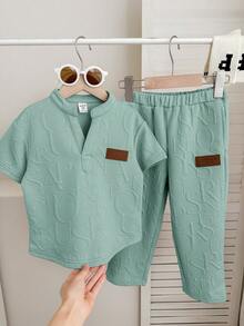 SHEIN 两件套男童休闲校服套装，包括V领短袖T恤和直筒针织裤 - 薄荷綠 - 查看 4