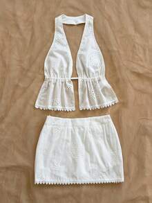 Soleia 2 piezas Conjunto de dos piezas sexy con escote halter sin espalda y cintura con lazo, con tela texturizada amarilla y encaje floral, adecuado para fiesta, cita, vacaciones, festival de música, estilo bohemio - Blanco - Ver 2