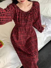 DAZY Robe de nuit longue à manches longues avec taille cintrée, motif à carreaux. Vêtement de nuit pour femmes - Rouge - Voir 3